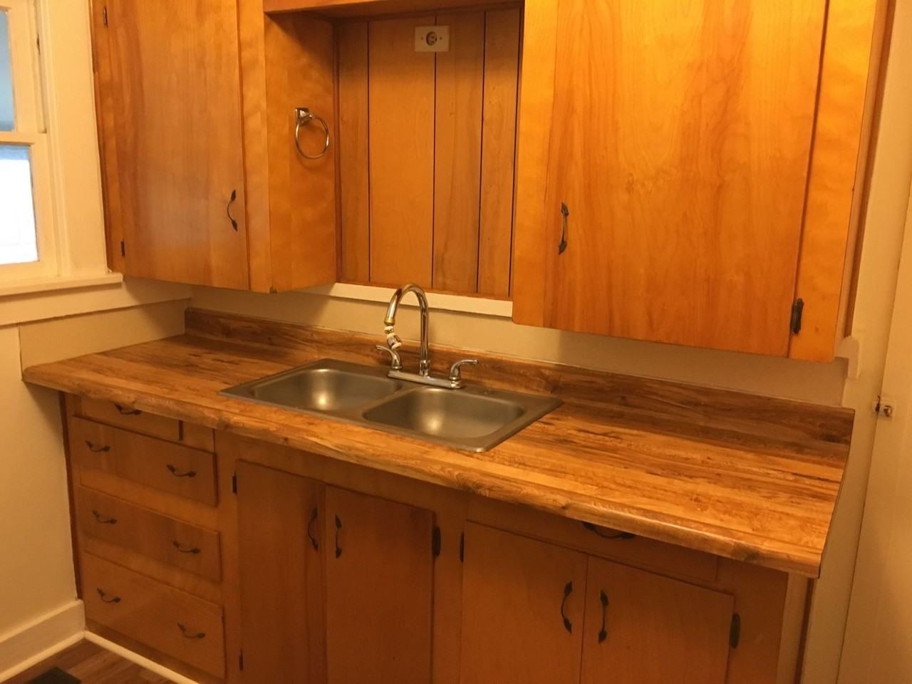 4555 Ne 85th Ave - Photo 4 of 16
