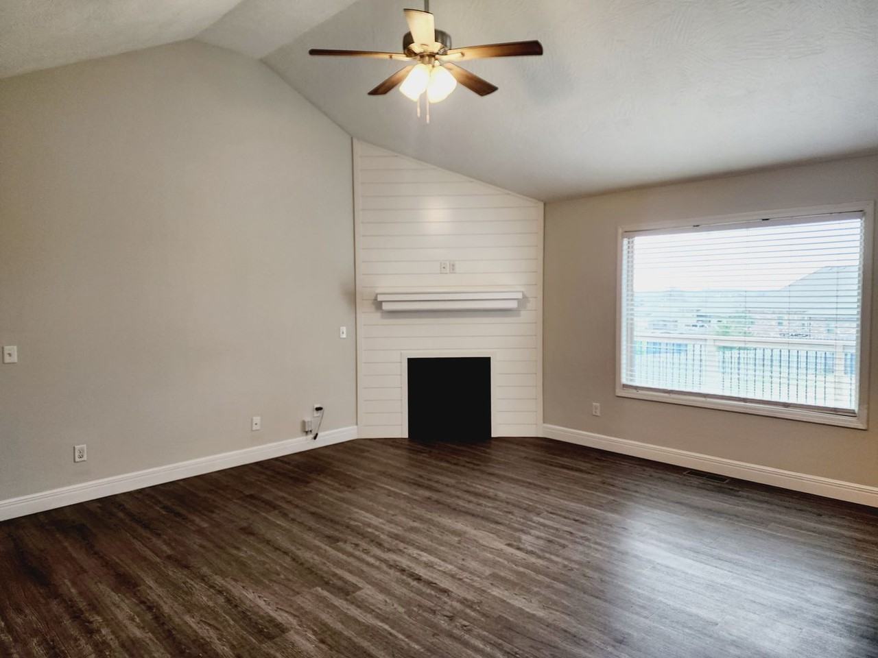 2290 N Citation Ave - Photo 3 of 30