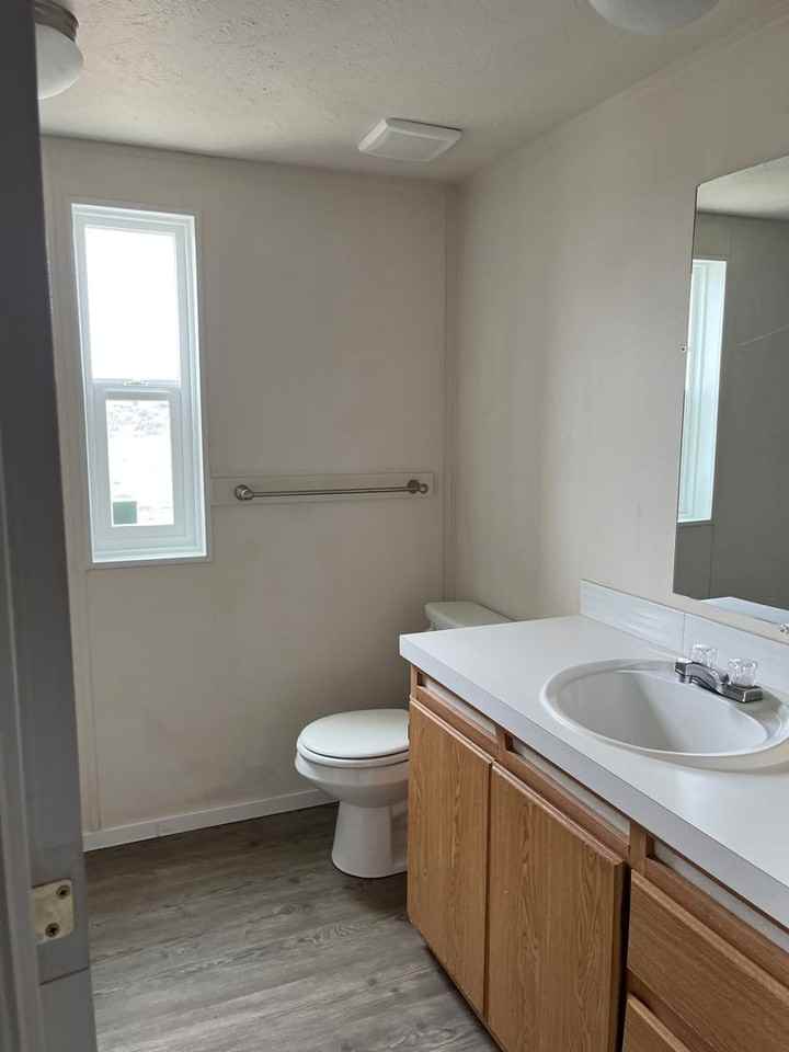 186 Martin Ave - Photo 3 of 9