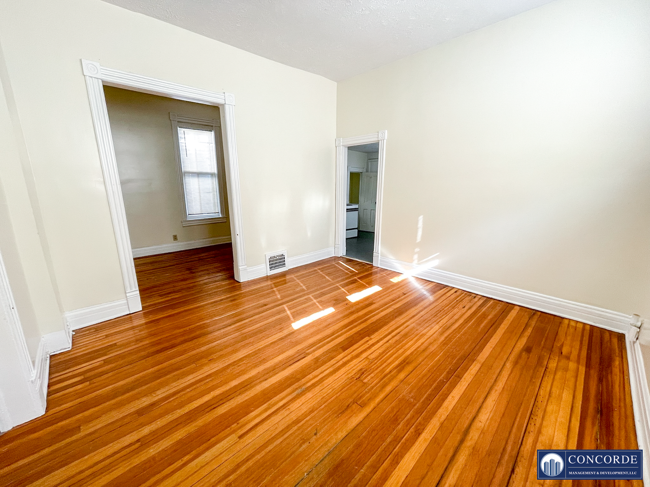 930 F St - Photo 3 of 15