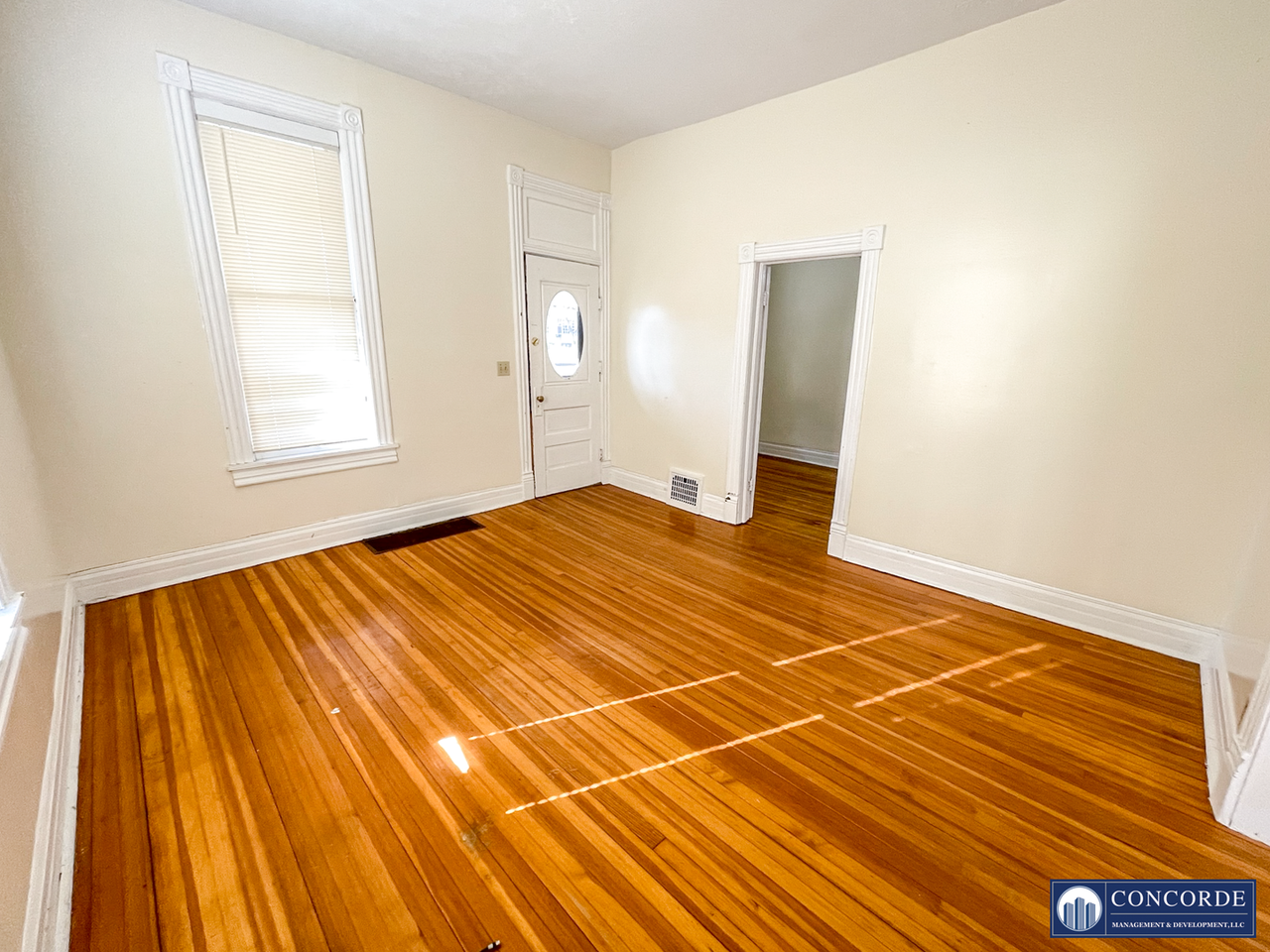 930 F St - Photo 6 of 15