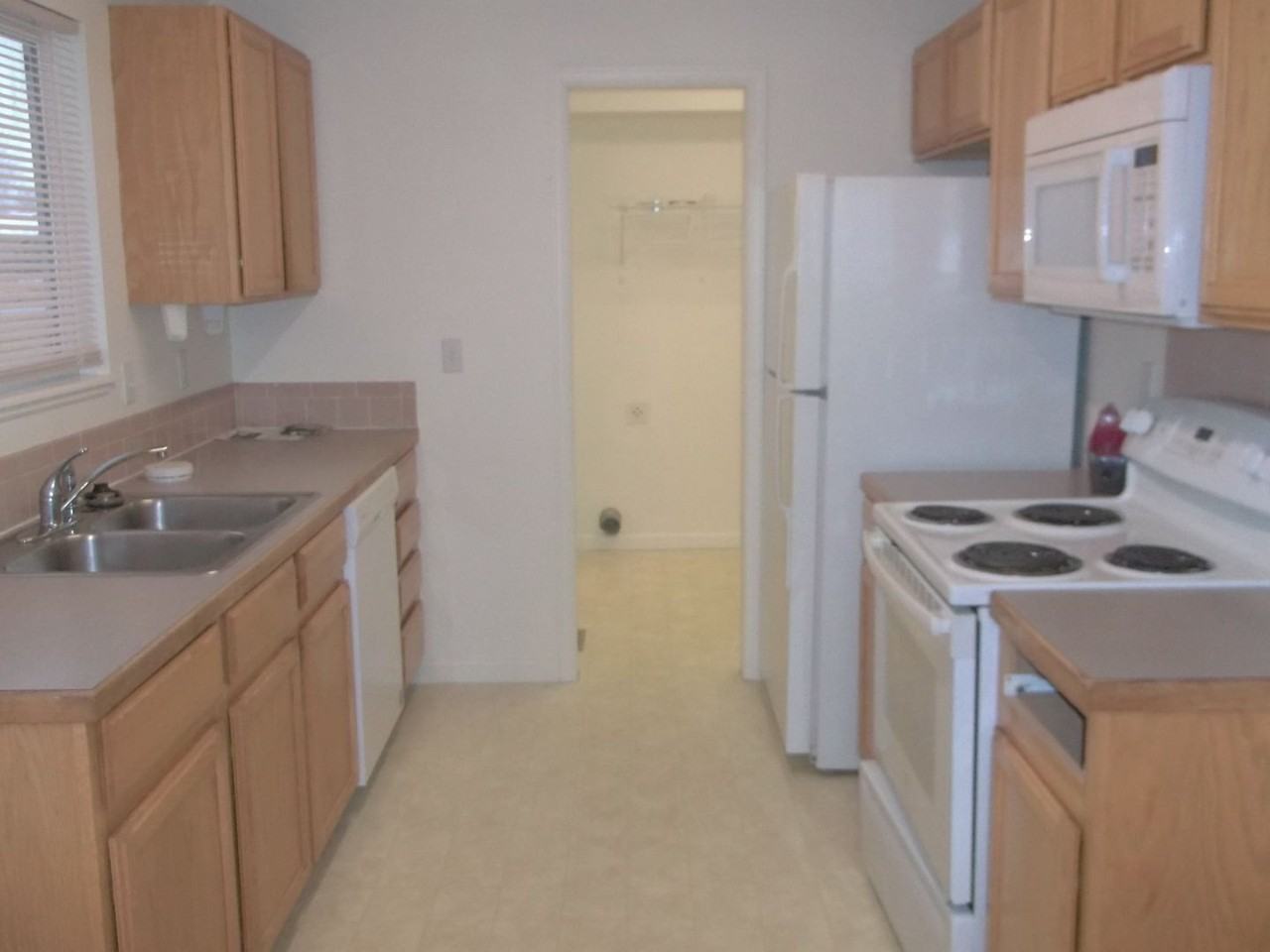 3301 Saratoga St #C - Photo 6 of 17