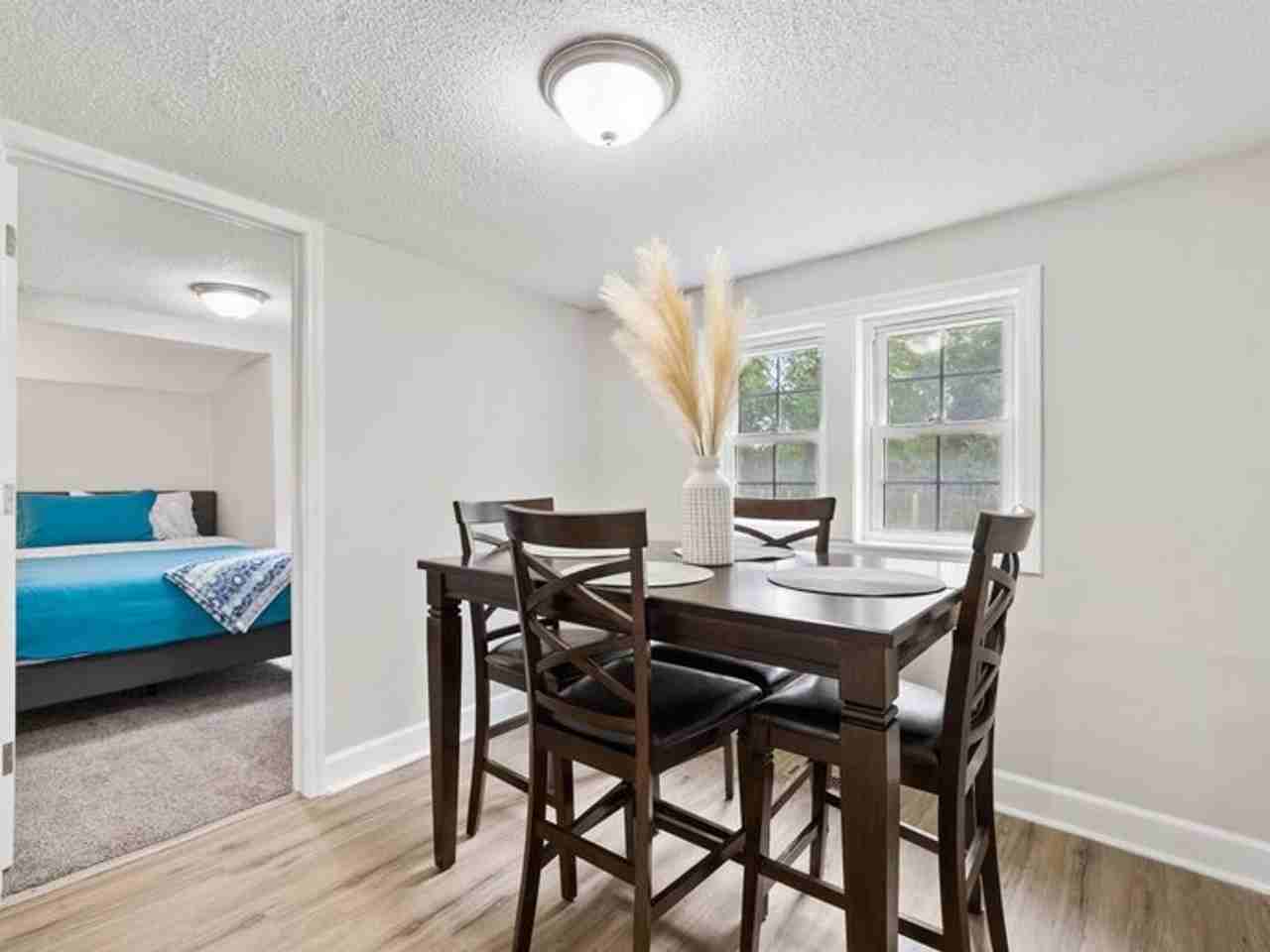524 Branch St - Photo 4 of 14