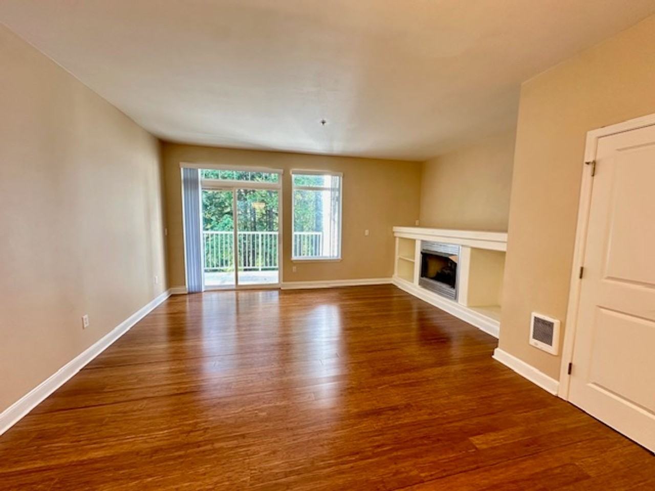 5400 Harbour Pointe Blvd #K206 - Photo 5 of 28