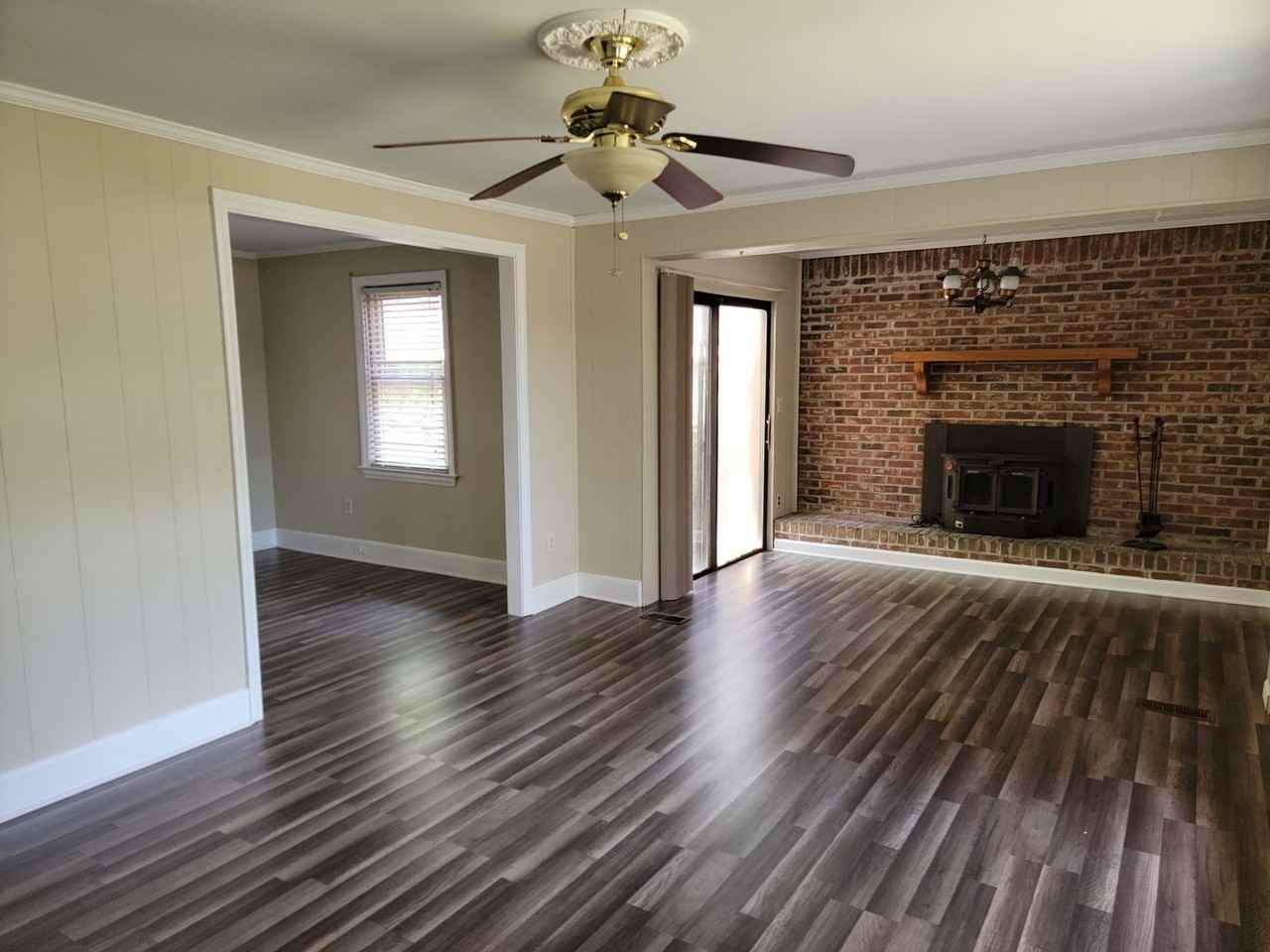 1521 Columbia Rd - Photo 2 of 13