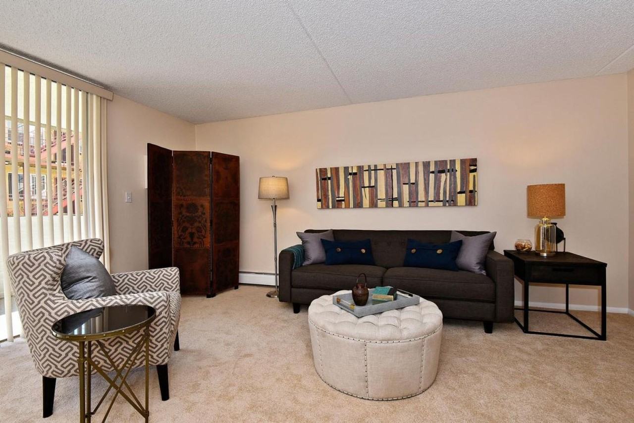 1267 N Lafayette St - Photo 3 of 19
