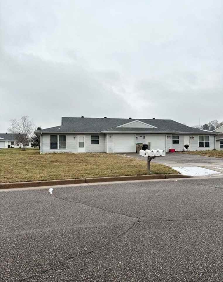 140 Michael Street - Photo 2 of 5