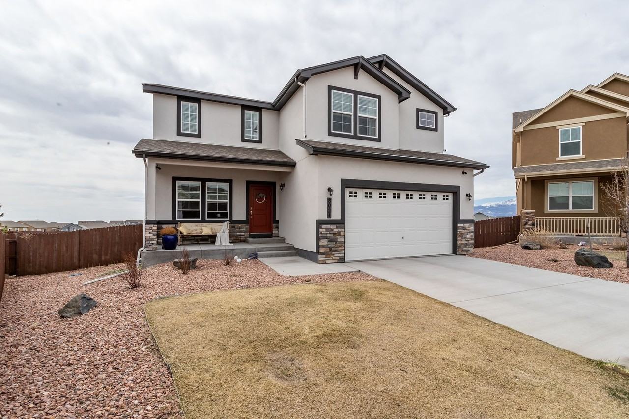 8021 Moorebank Dr - Photo 2 of 50