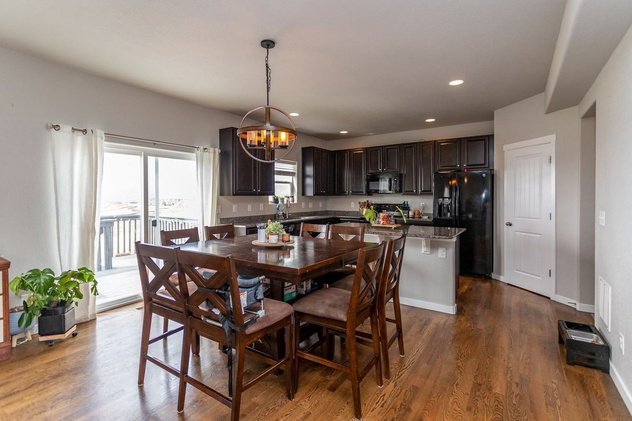 8021 Moorebank Dr - Photo 6 of 50