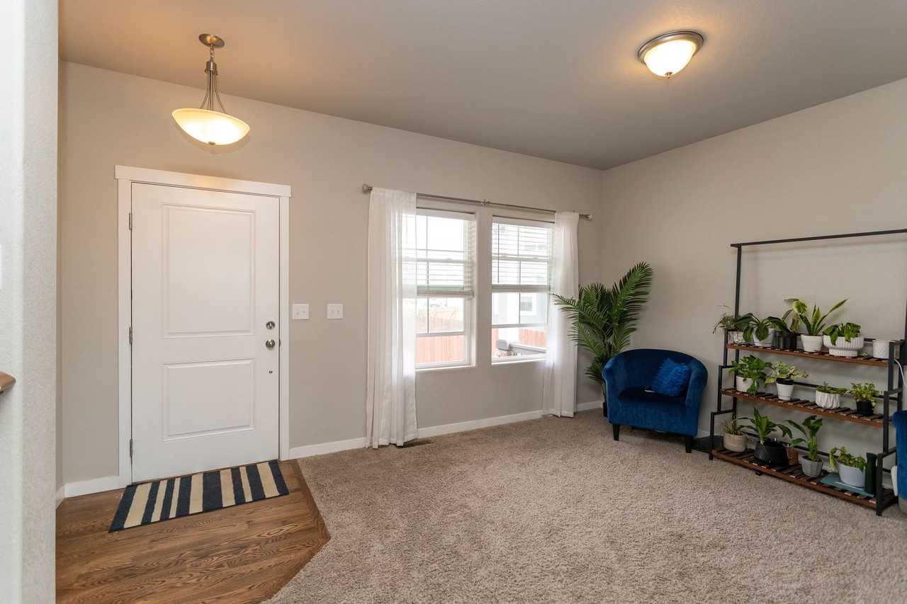 8021 Moorebank Dr - Photo 7 of 50