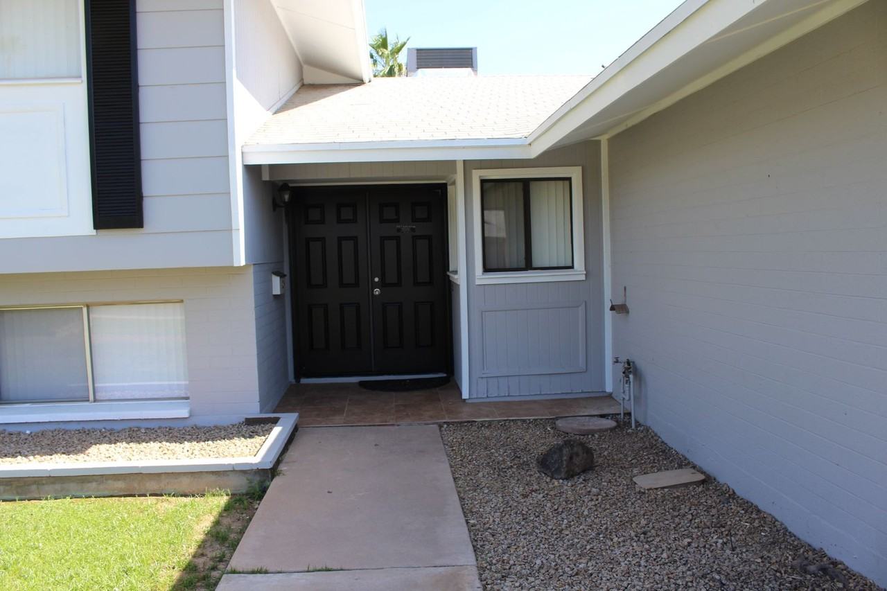 1715 E Manhatton Dr - Photo 2 of 38