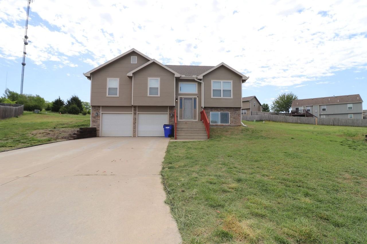 2711 Sage Ct - Photo 2 of 34