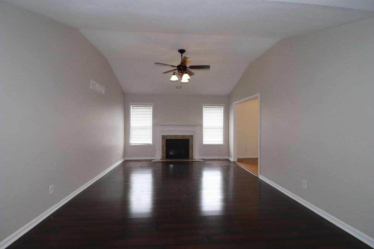 2711 Sage Ct - Photo 5 of 34