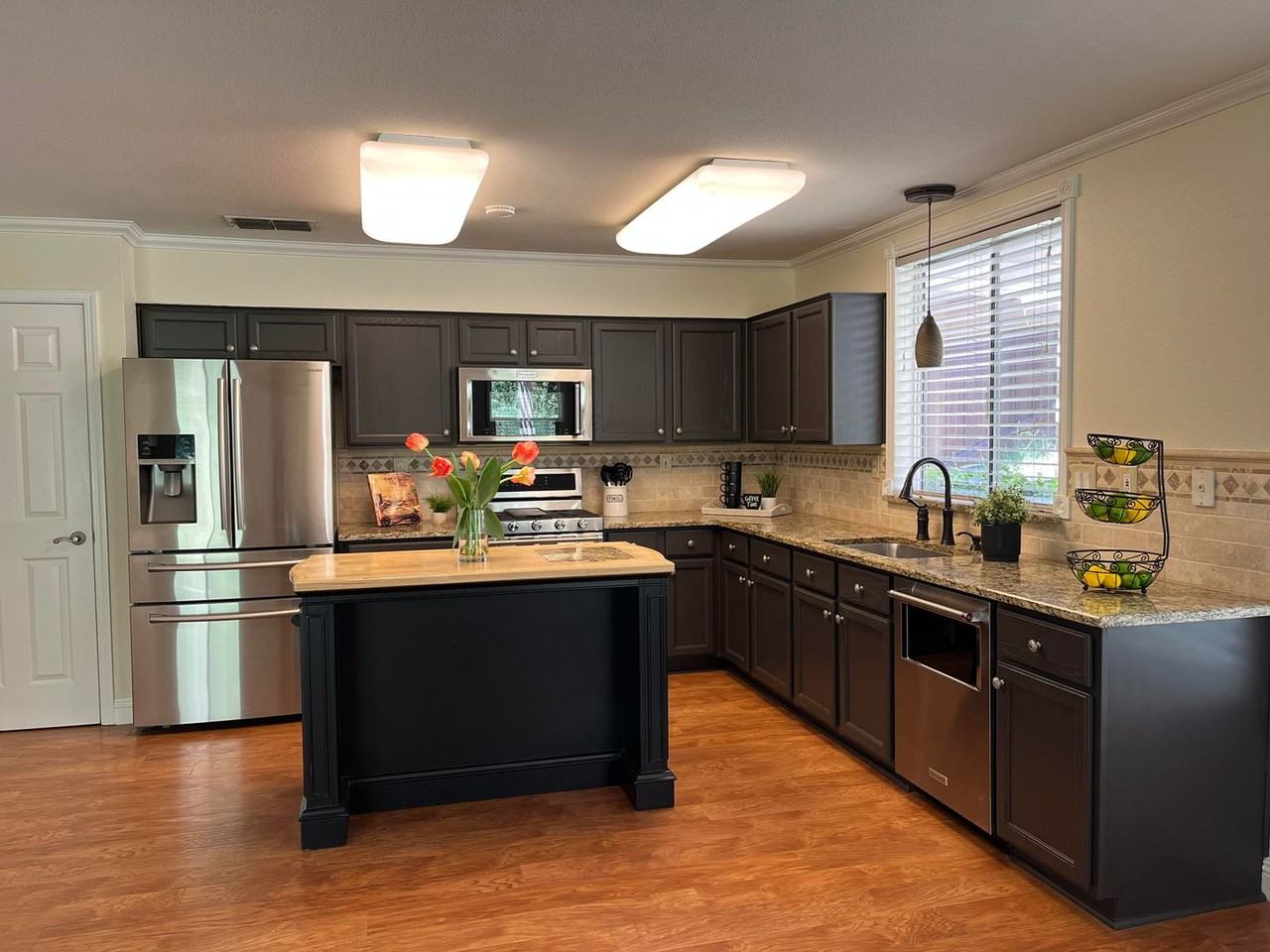 1936 Hillock Ct - Photo 3 of 18