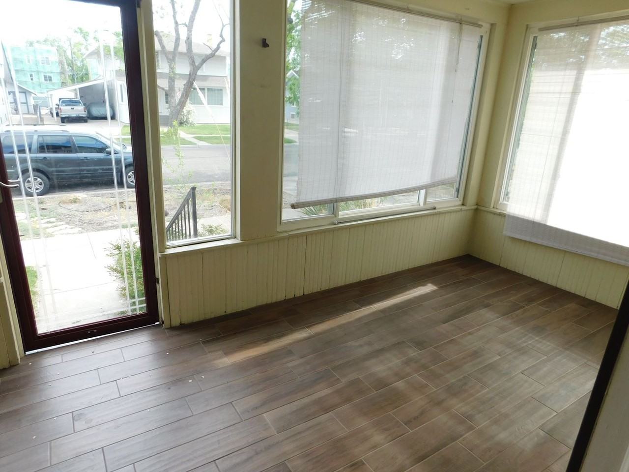 930 Ouray Ave - Photo 4 of 24