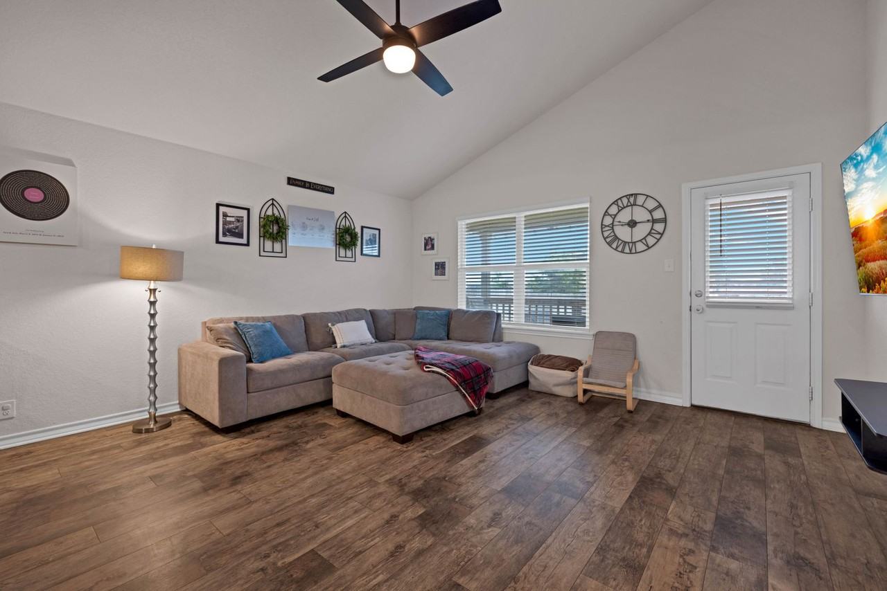 14722 Goldfinch Way - Photo 4 of 26