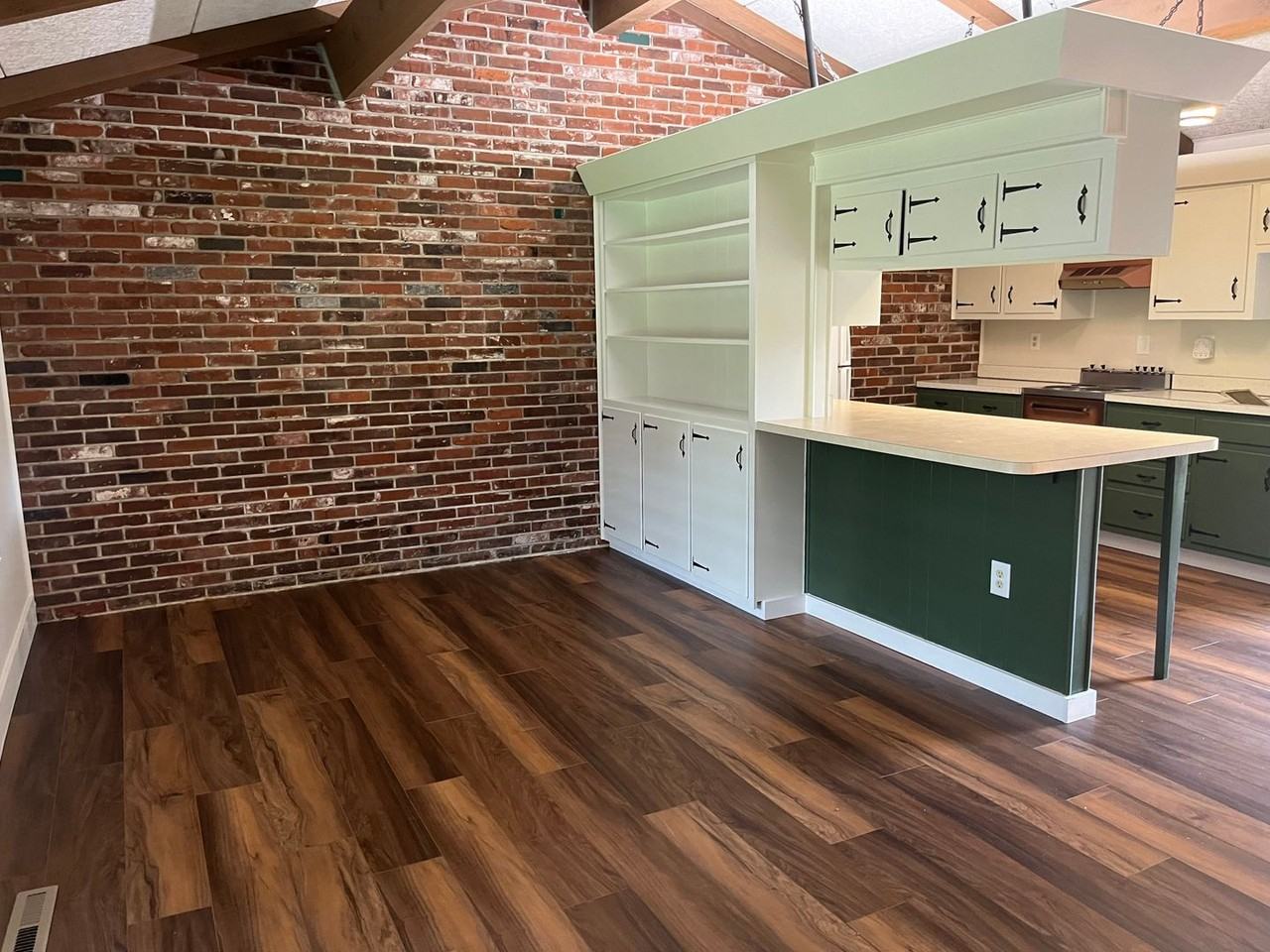 Eden Hall Apts - Photo 3 of 11