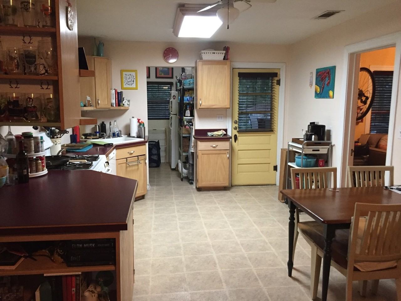 4709 Avenue H - Photo 4 of 17