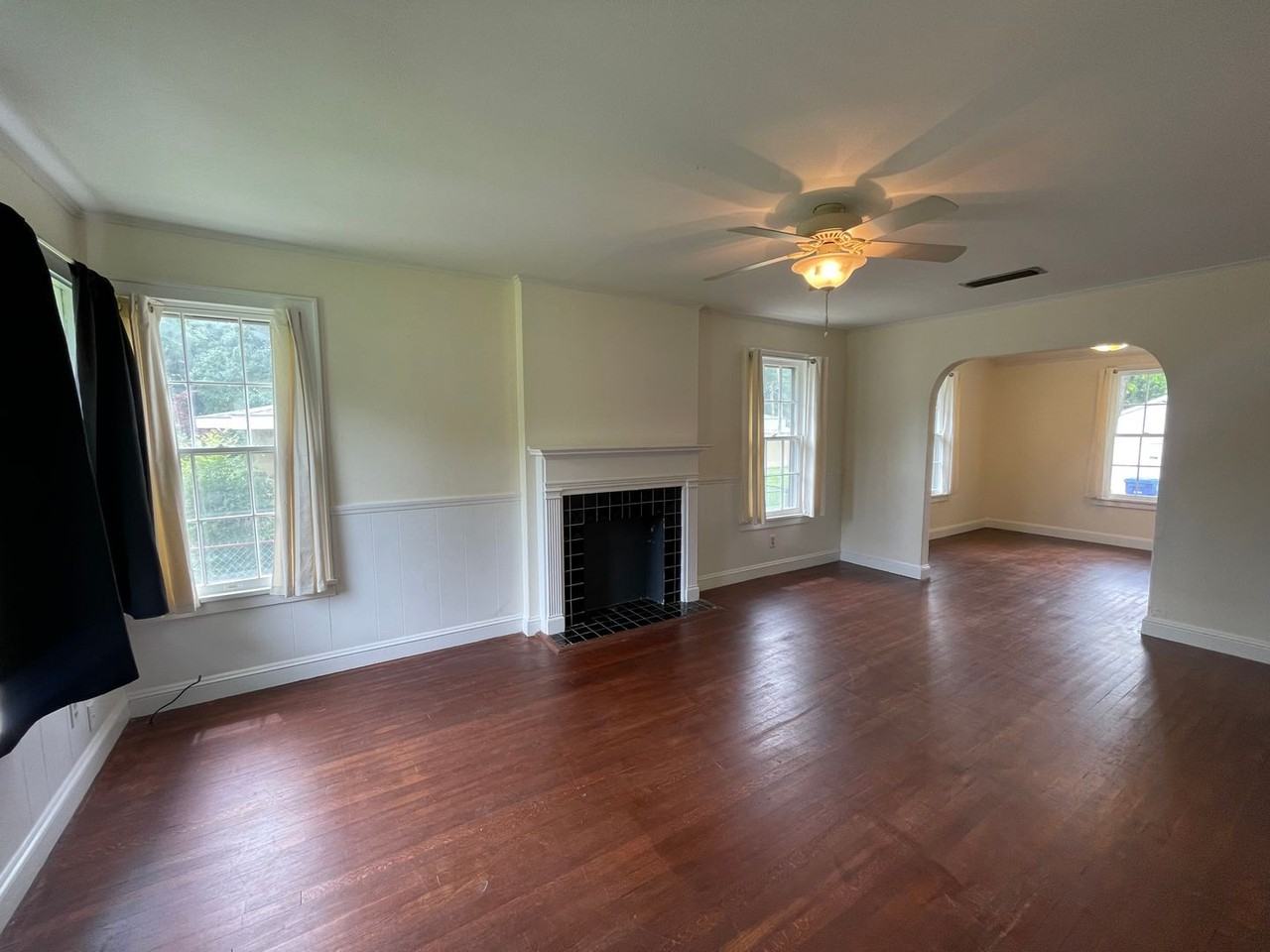 216 Pennsylvania Ave - Photo 2 of 10