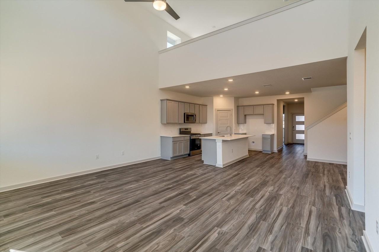 200 Cupreata Ln - Photo 4 of 22