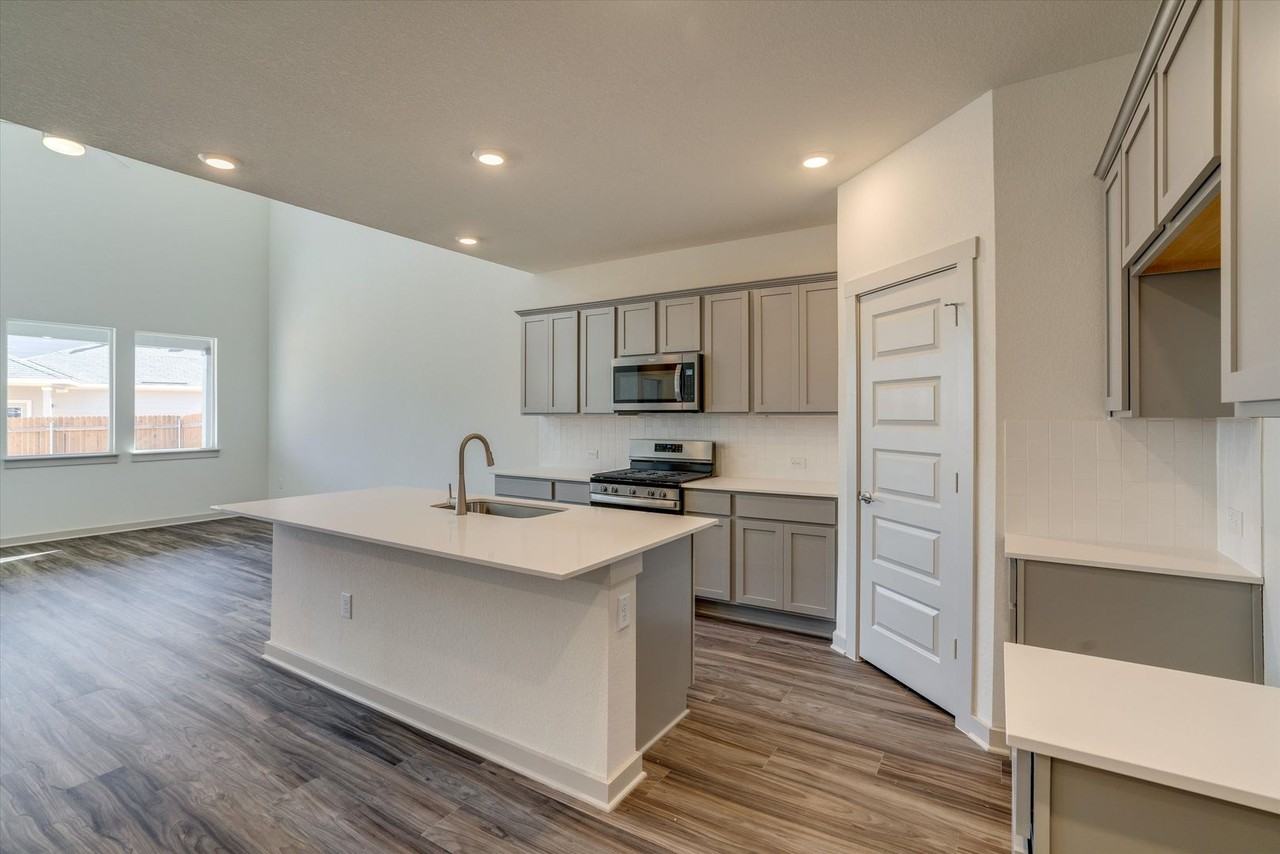 200 Cupreata Ln - Photo 7 of 22