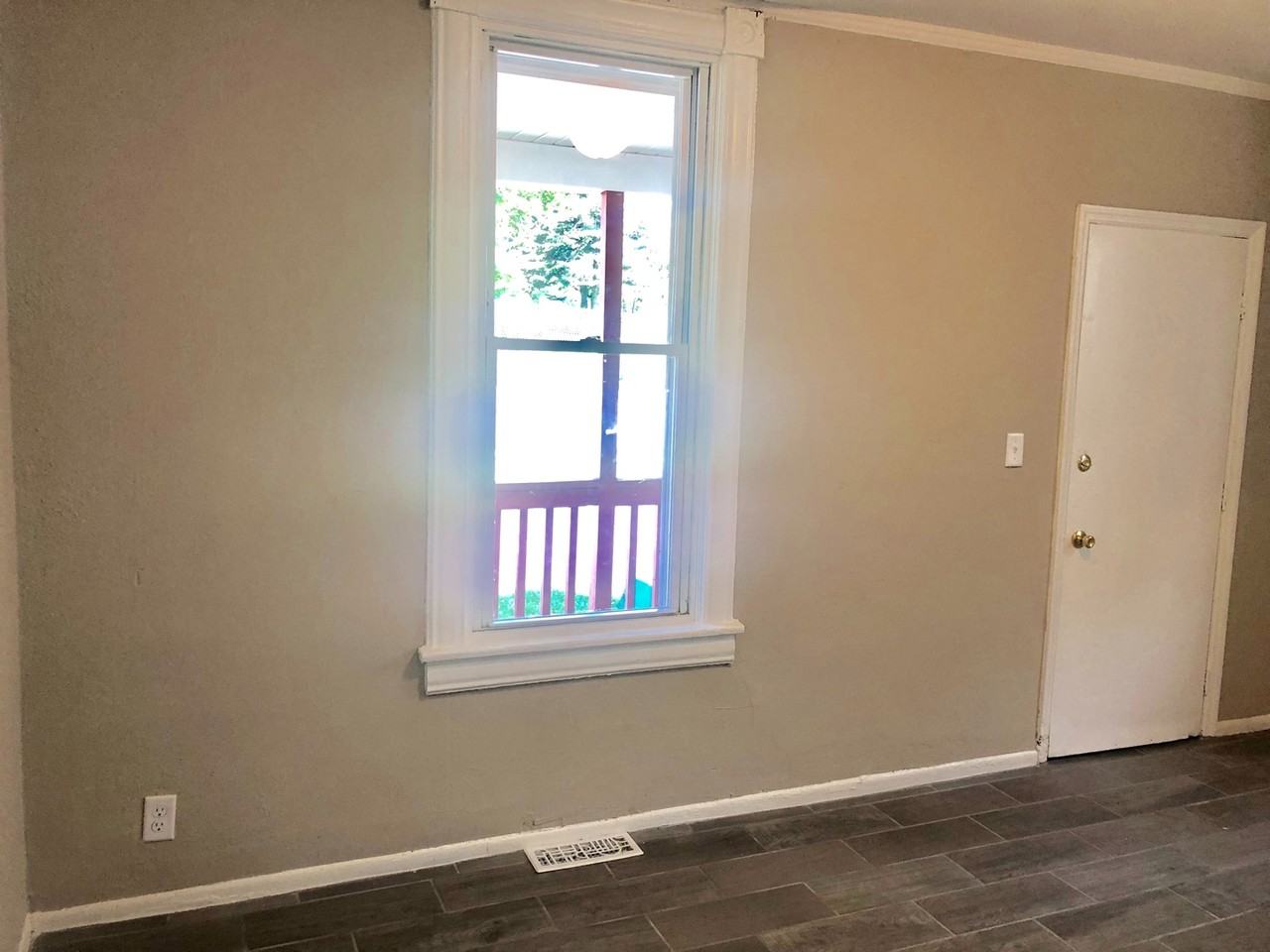 1425 S 15th St - Photo 3 of 19