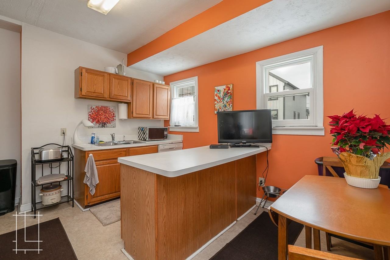 272 East 4th Avenue - Photo 4 of 20