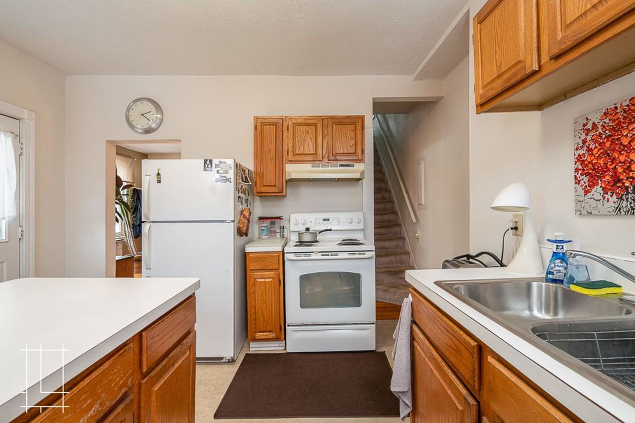 272 East 4th Avenue - Photo 5 of 20