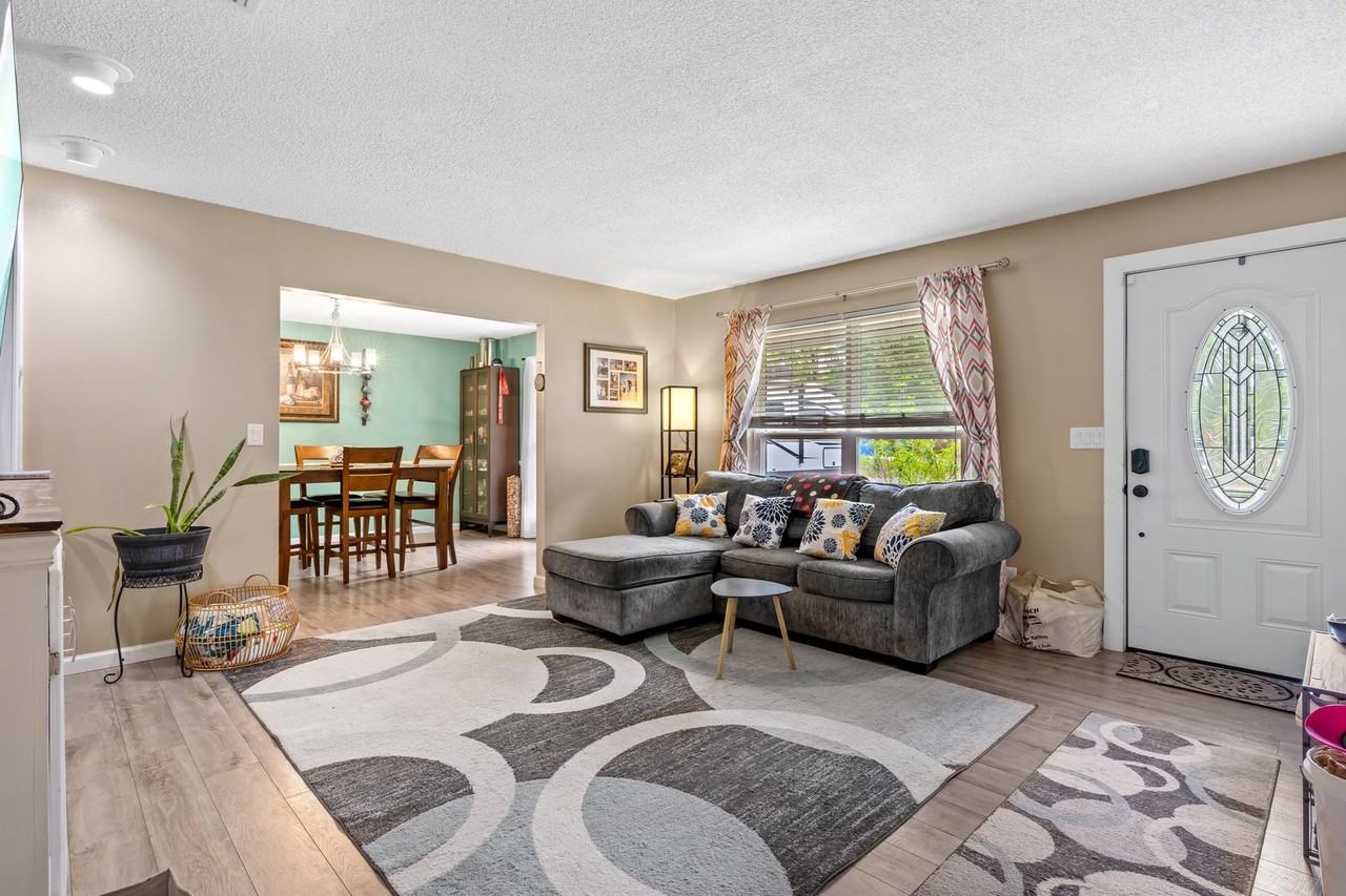 2442 Duncan Dr - Photo 4 of 42