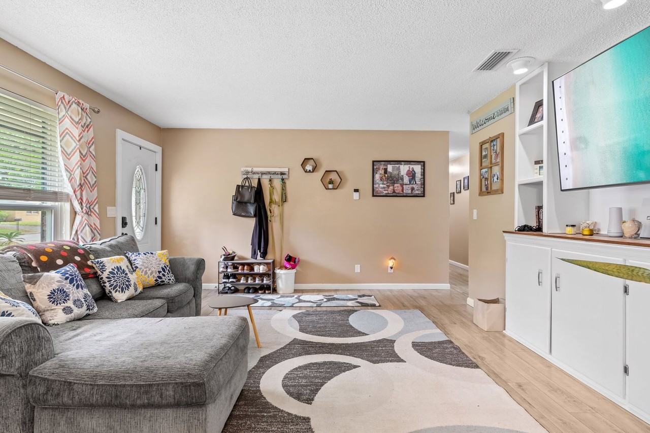 2442 Duncan Dr - Photo 7 of 42