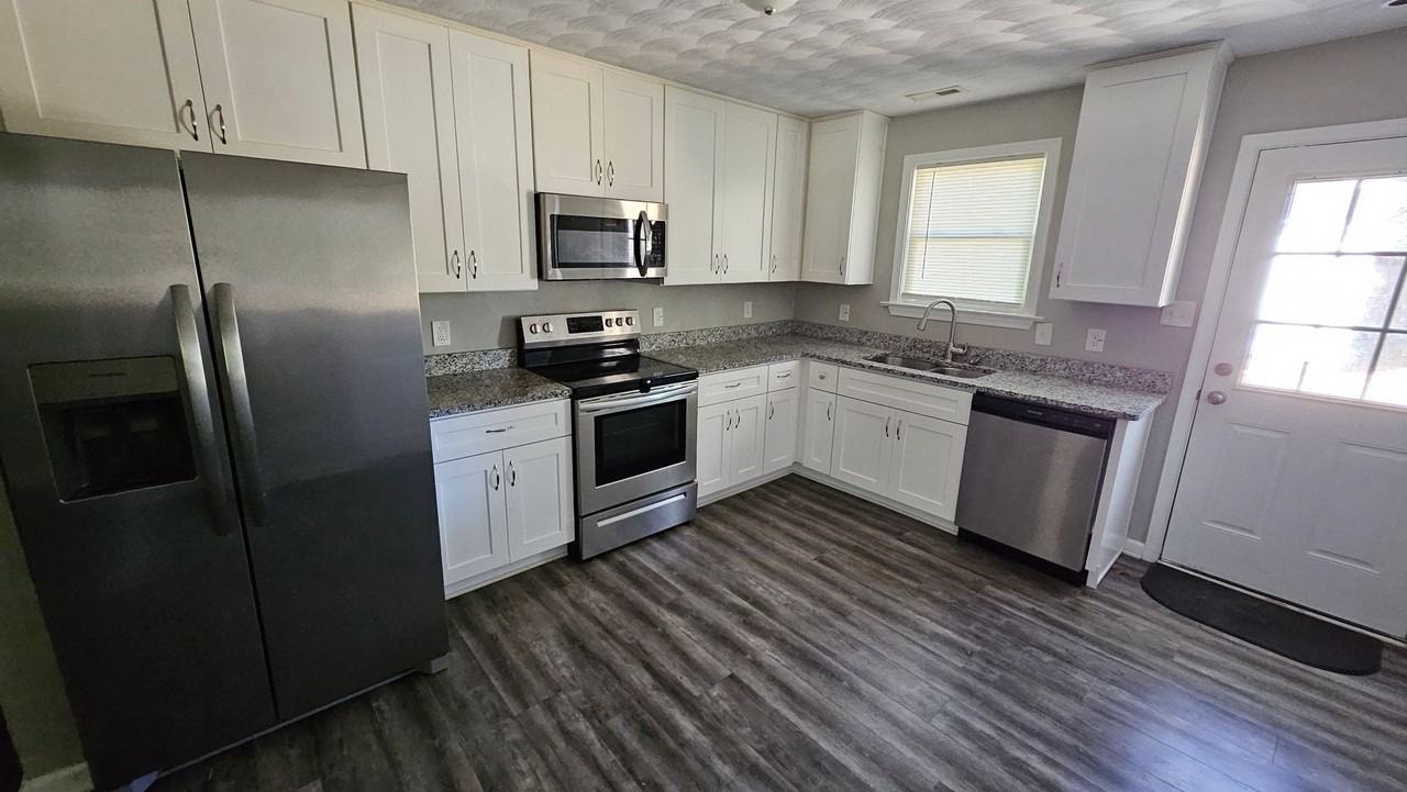 3332 Stilworken Dr - Photo 4 of 17