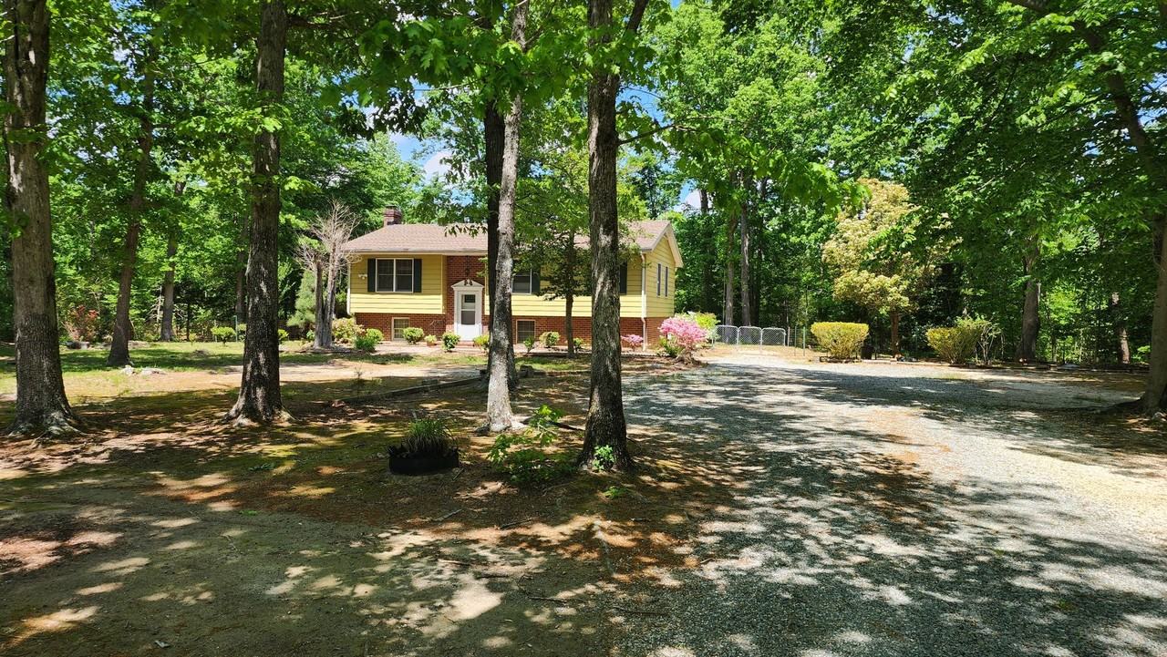 16115 King William Rd - Photo 2 of 21