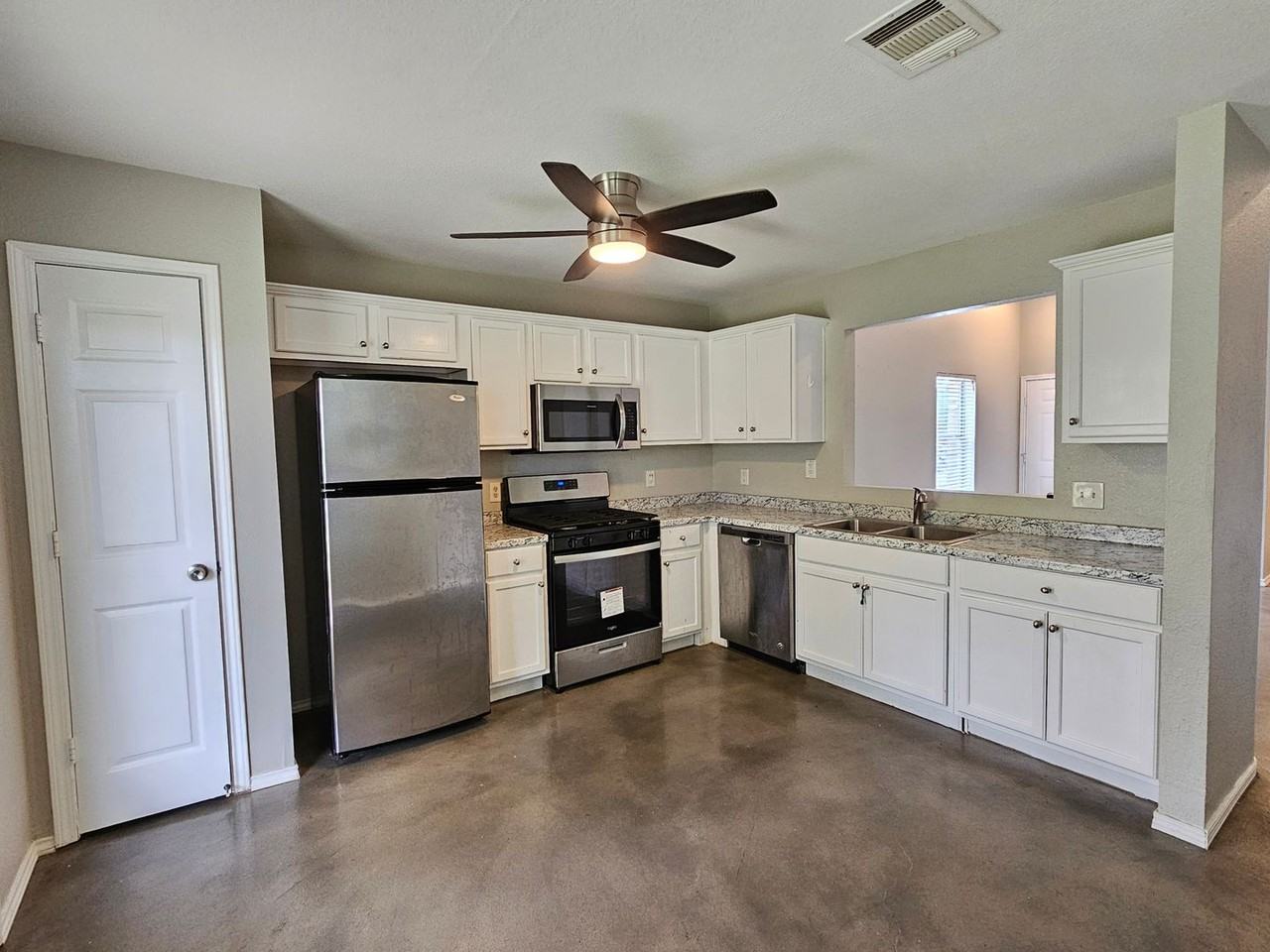 1701 Golden Sunrise Ln - Photo 7 of 25