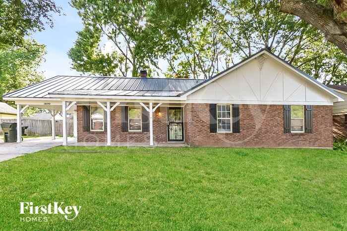 3899 Laurelhill Ln - Photo 2 of 15