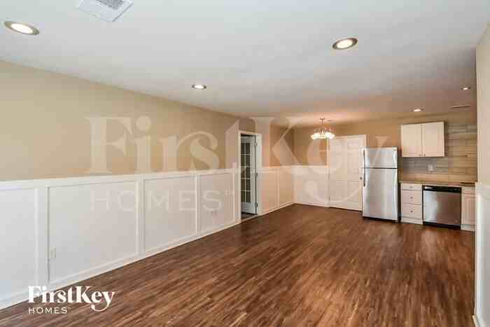 2631 Santa Barbara Dr Nw - Photo 2 of 15