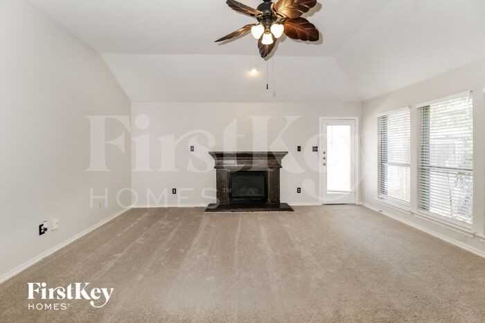 4713 Alexandra Ct - Photo 3 of 15