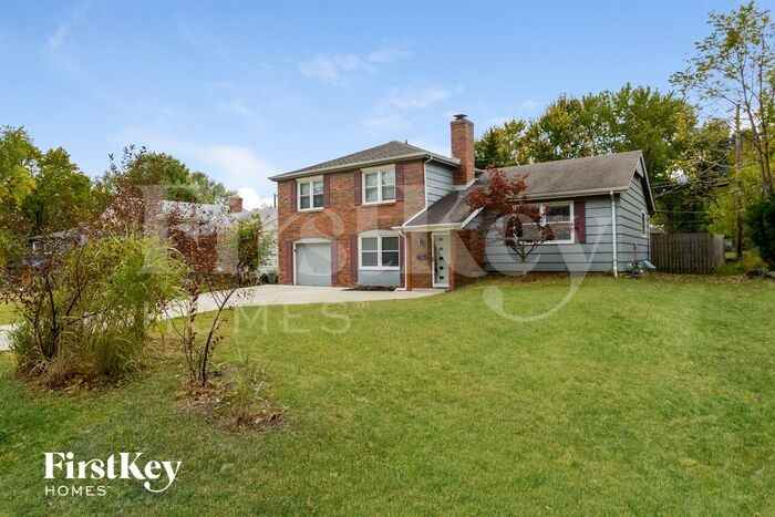 9006 Grandview Dr - Photo 2 of 15