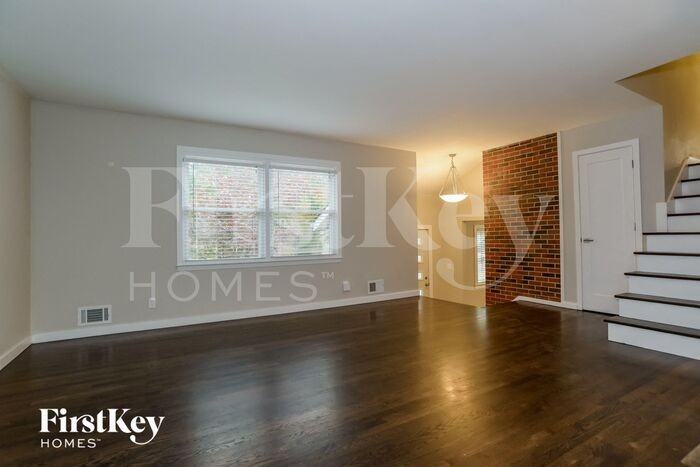 9006 Grandview Dr - Photo 3 of 15