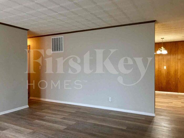 3714 N Wittfield St - Photo 3 of 14