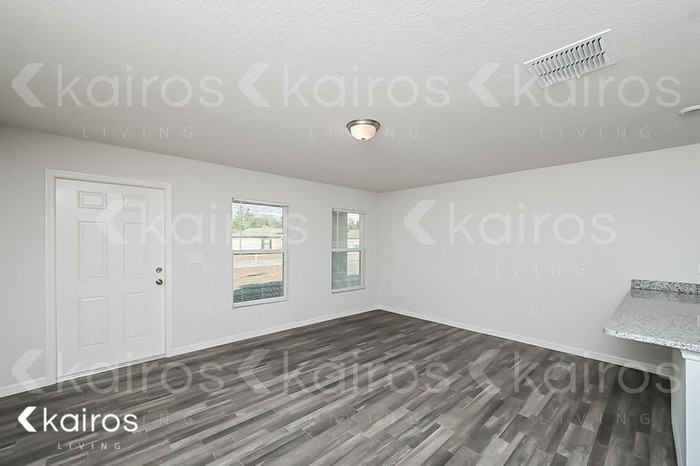 26492 Anthony Ave - Photo 2 of 17