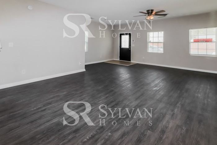 103 Charlotte Ave - Photo 3 of 15