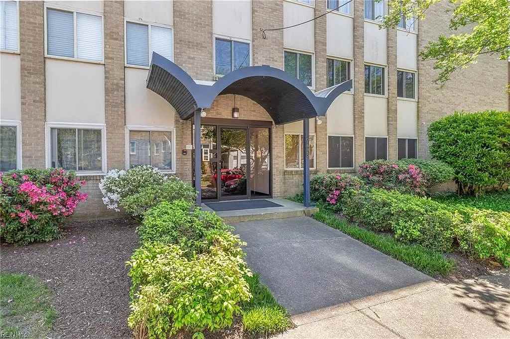 1005 Woodrow Ave #4A