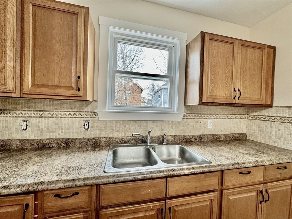 12 Burgoyne St #1 - Photo 3 of 16