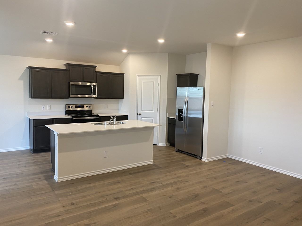 1008 Hidden Valley Dr #NA - Photo 3 of 17