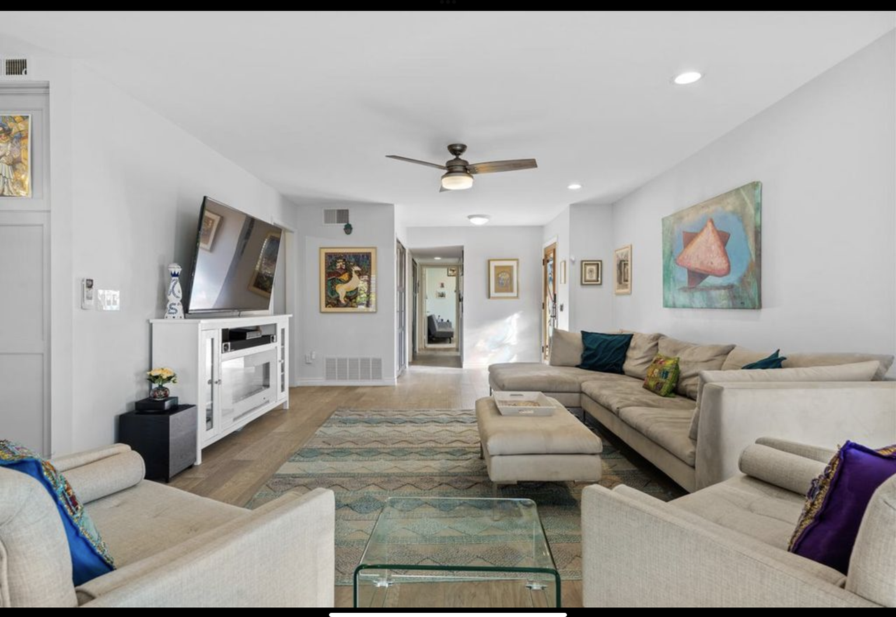 237 Sea Forest Ct - Photo 3 of 21