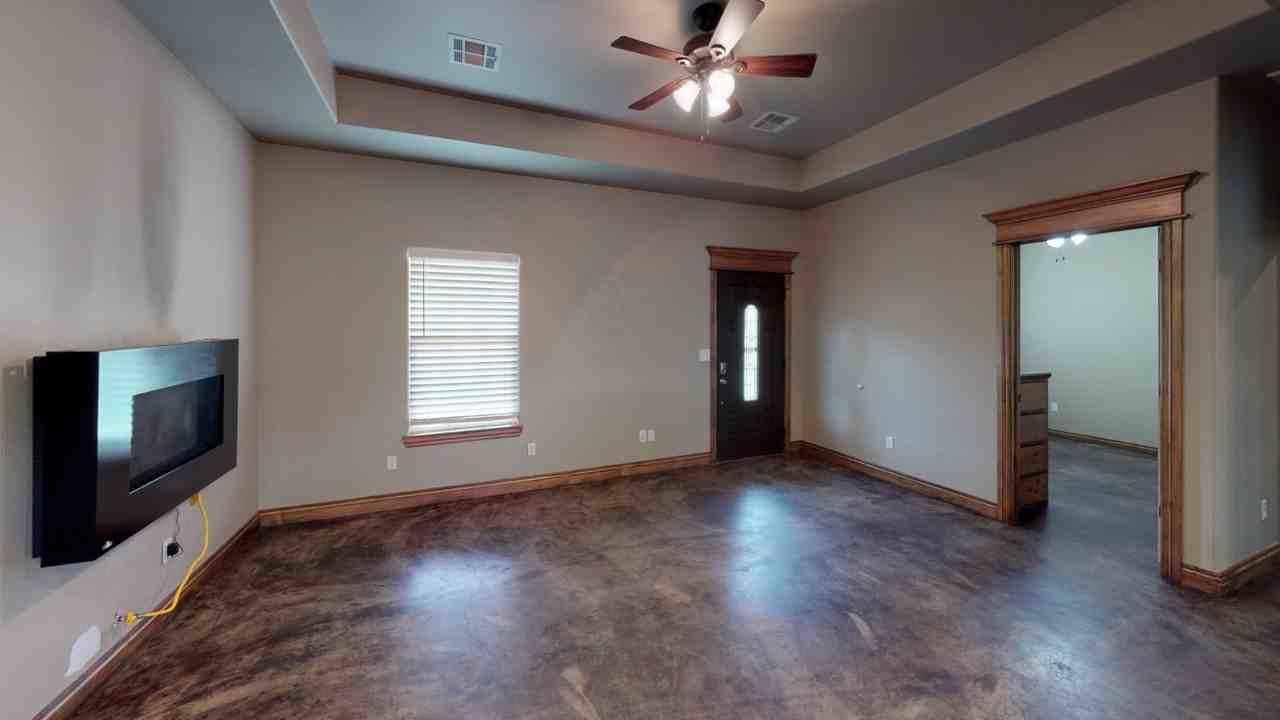 11201 Ne Marigold Ln #1 - Photo 2 of 30