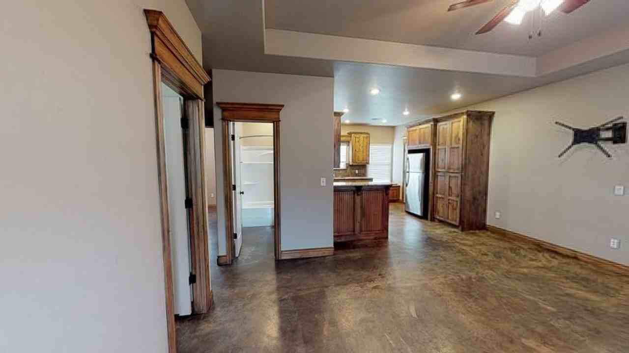 11201 Ne Marigold Ln #1 - Photo 3 of 30