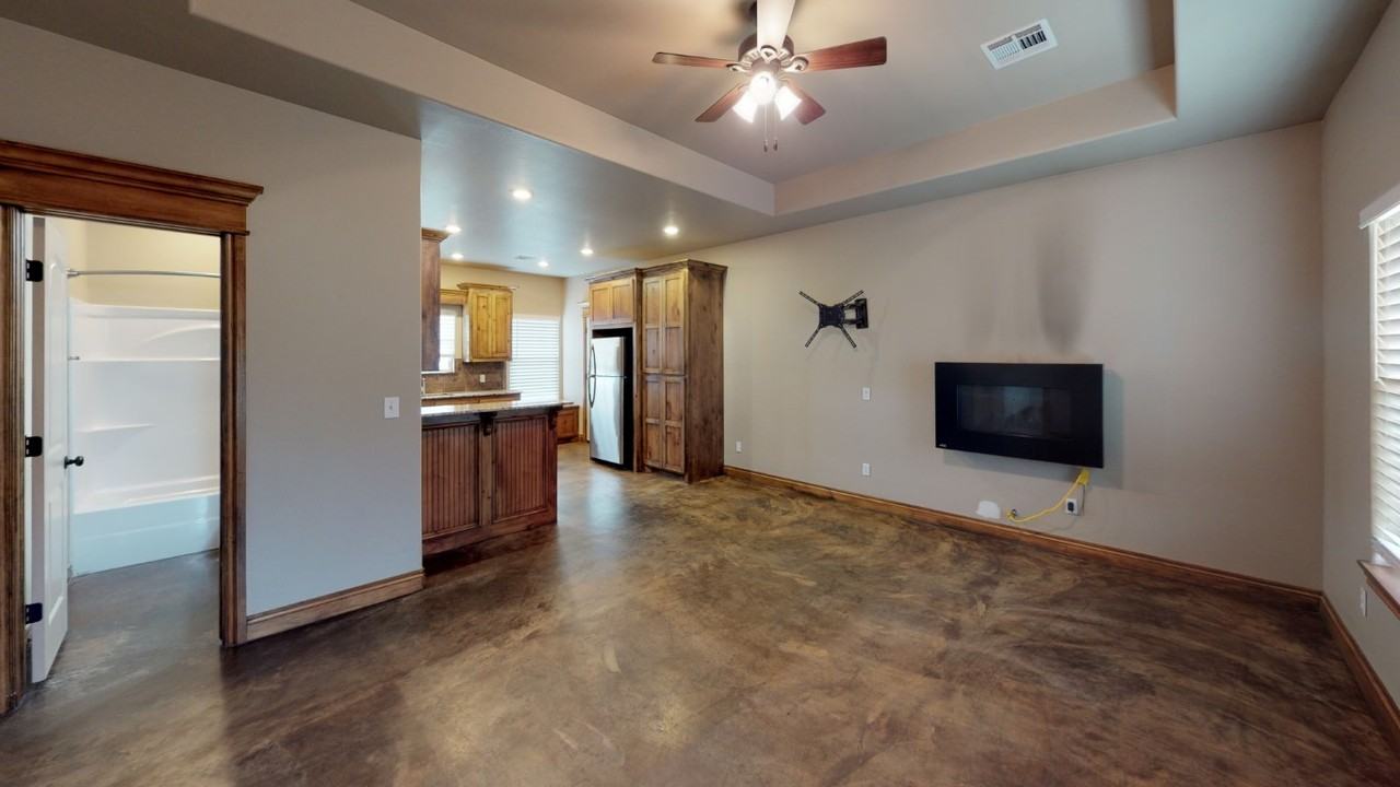 11201 Ne Marigold Ln #1 - Photo 4 of 30