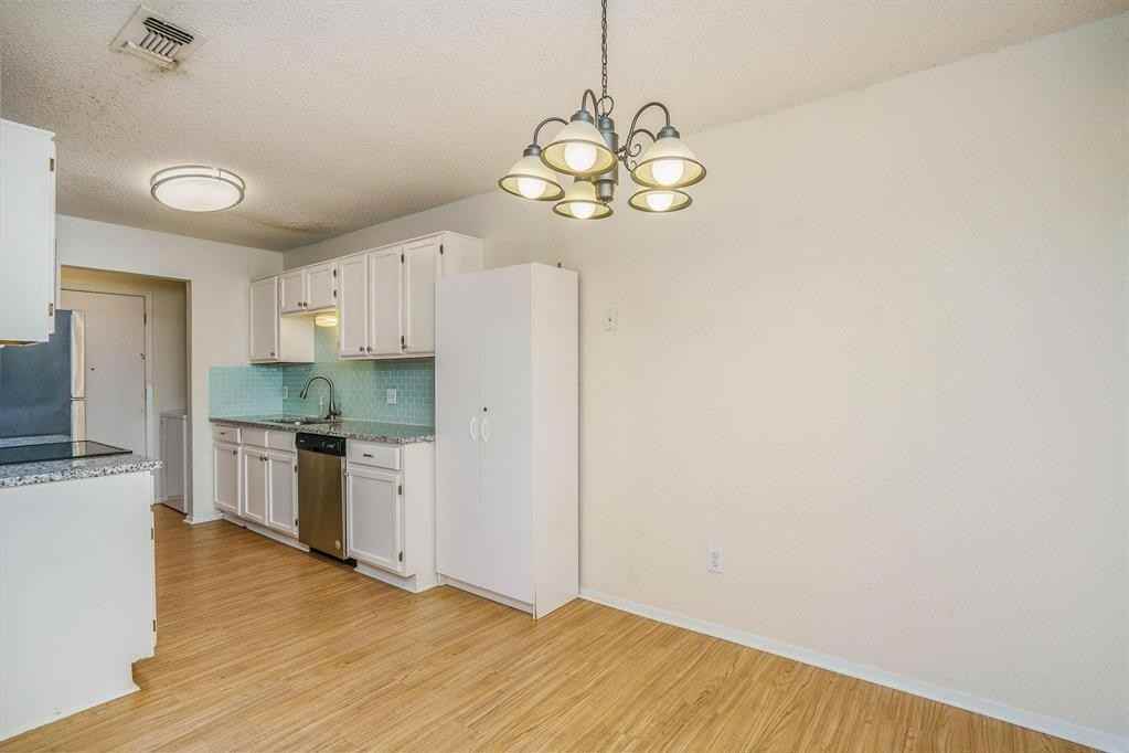 3628 Hulen Park Cir - Photo 7 of 25