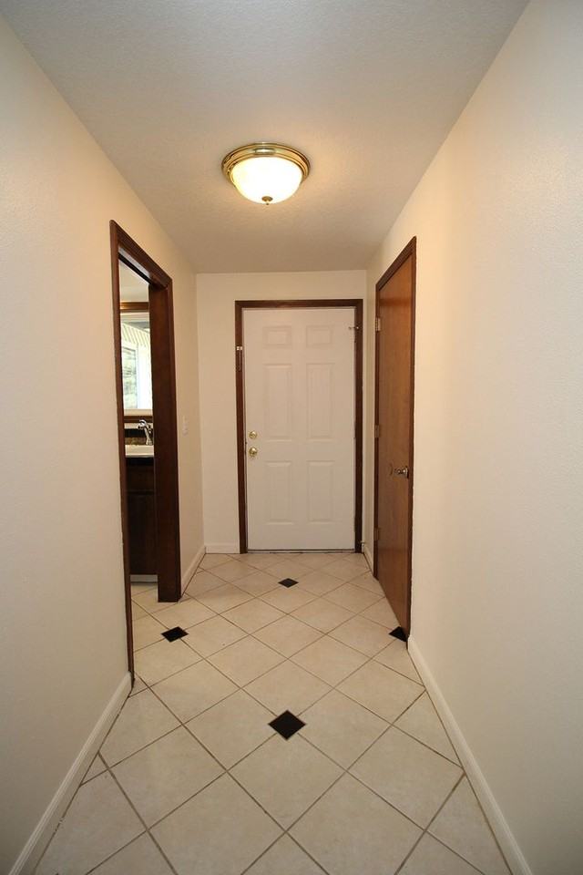 881 Nw 10th Ct - Photo 3 of 25